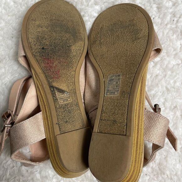 Blowfish Balla Rose gold sandals with side zipper and straps accents size 11 - Picture 10 of 10